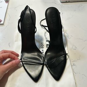 Femme one strap sandal